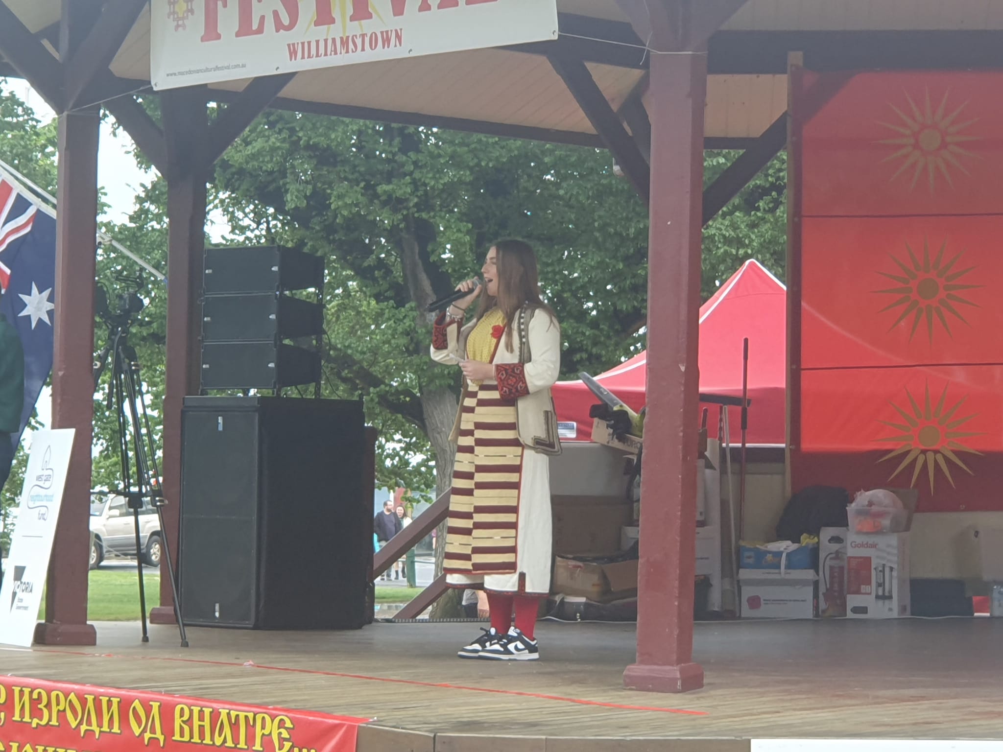 VSL Tiana singing