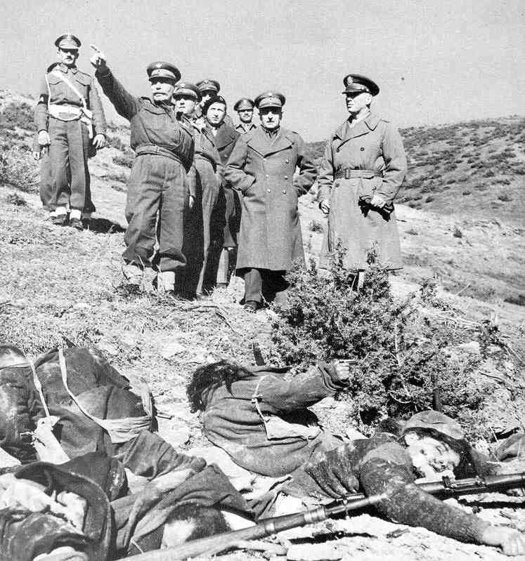 5.генерал флит заедно со атинските офицери некаде во Костурско а во подножјето лежат мртви Македонски борци