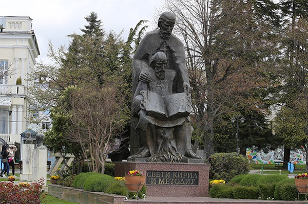 kim-spomenik
