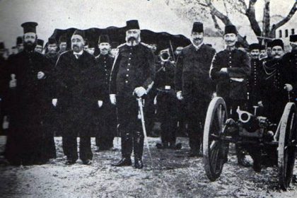 Грчки поп со турци