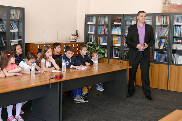 dodeluvanje-na-diplomi-korca-albanija-2
