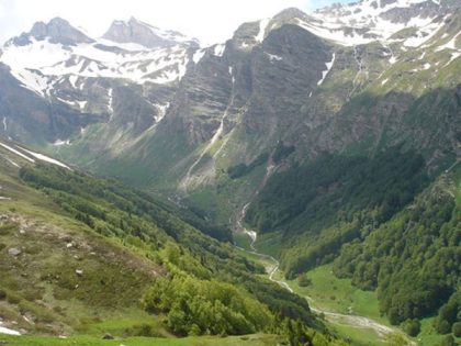 dlaboka-reka-vodopad