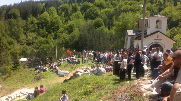 crkva-sv-nikola-mavrovo-i-rostuse