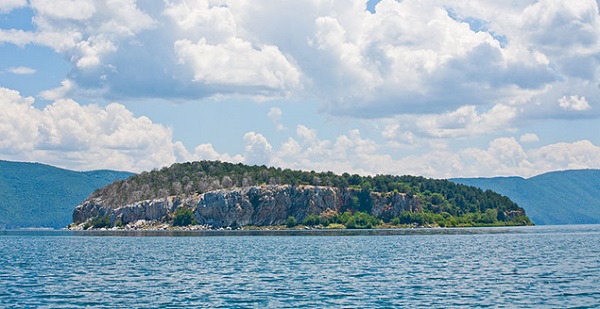 ostrov-golem-grad