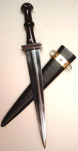 Daggers_Parazonium