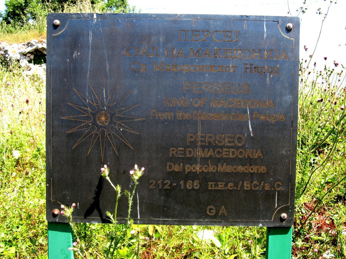 01-monumento-perseo